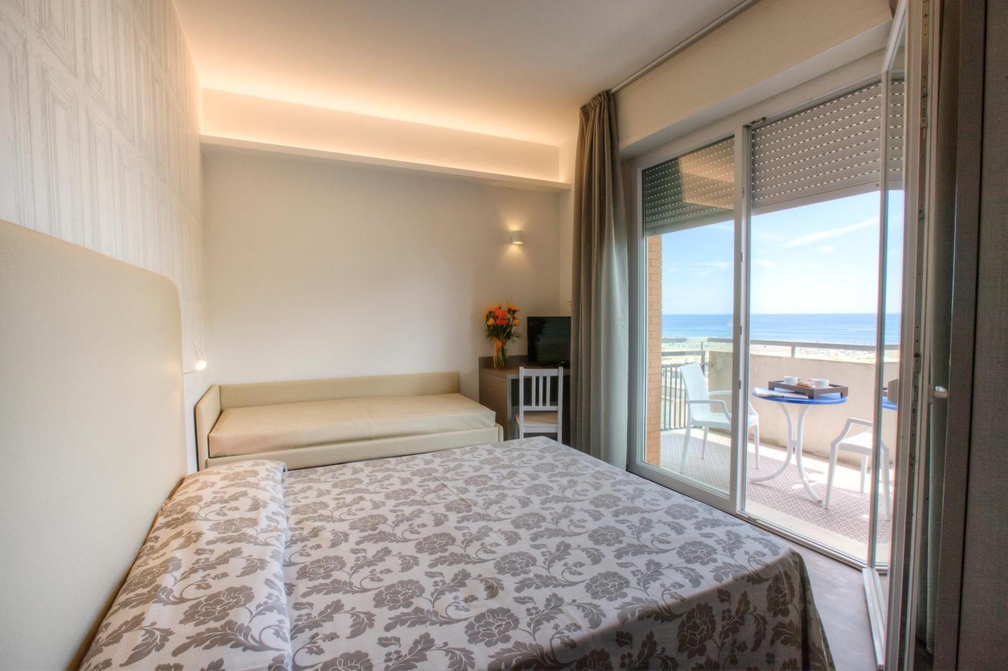 Hotel 2000 Rimini Exterior foto